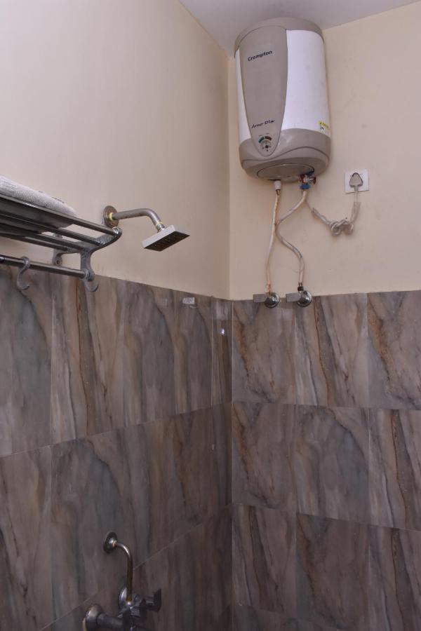 Hotel International & Restaurant Amethi Extérieur photo